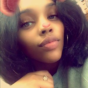 Meet your Posher, Alia